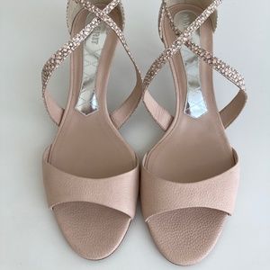 New in box women's ankle strap sandals US9.5 EU40